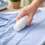 Proč zkušení neryskují s kuličkovým deodorantem na pomačkané oblečení