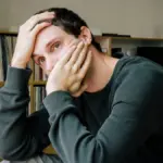 Proč zkušení psychologové rozlišují mezi úzkostí a OCD