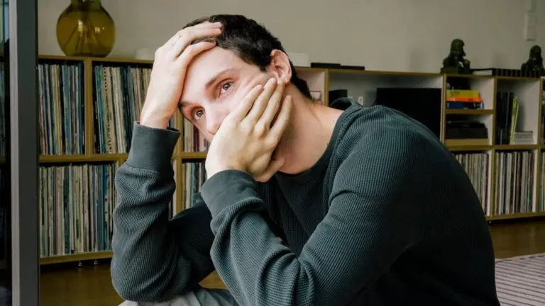 Proč zkušení psychologové rozlišují mezi úzkostí a OCD