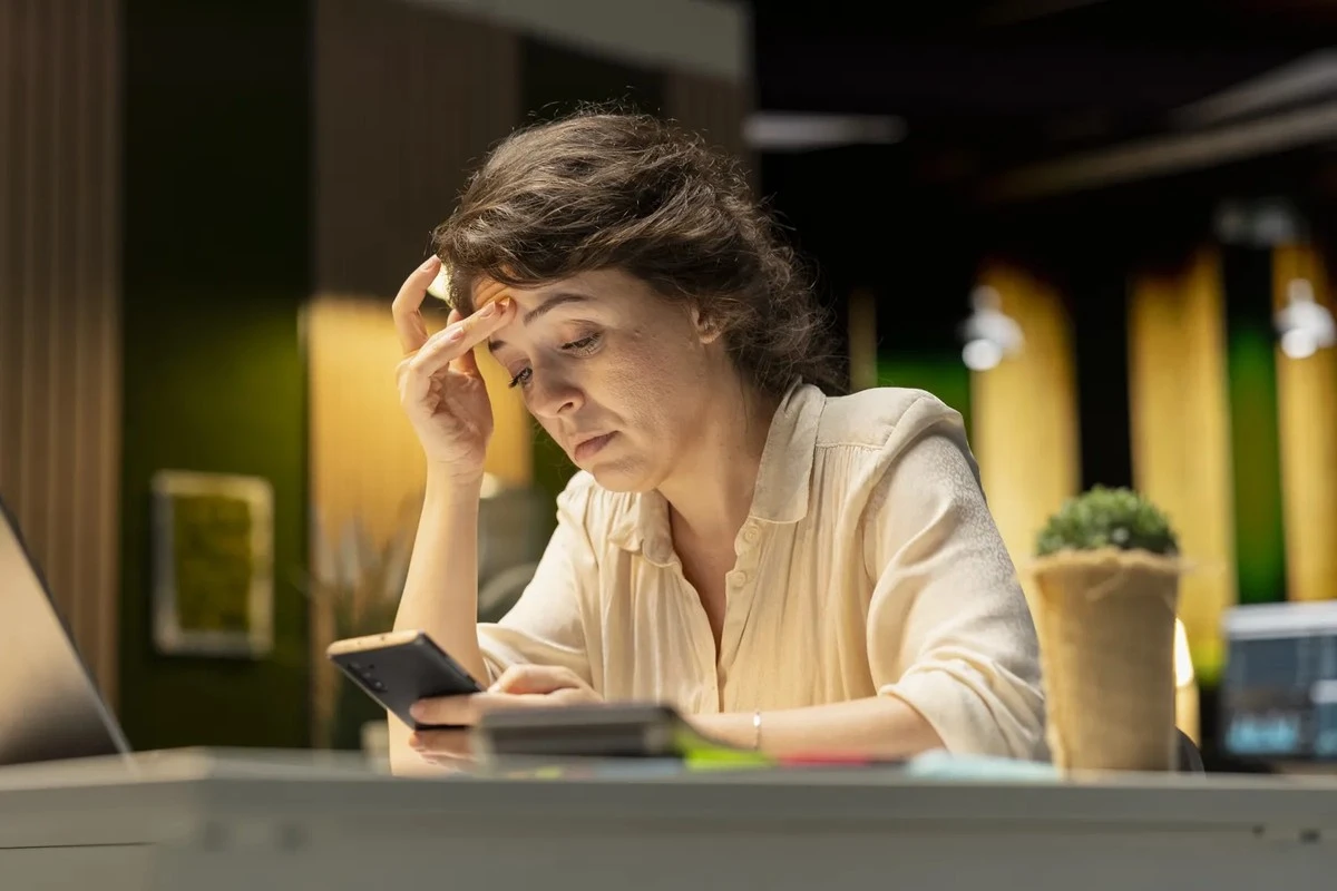 Proč zkušení uživatelé při hovoru z neznámého čísla první vteřiny mlčí