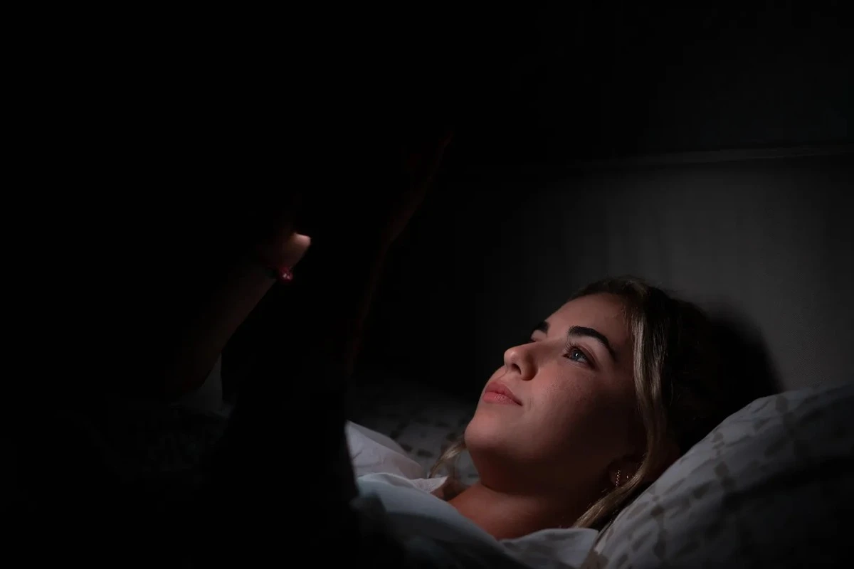 Proč zkušení uživatelé vypínají Wi-Fi v telefonu každou noc před spaním