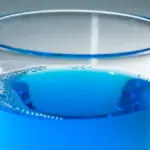 Proč zkušení zubaři varují před příliš silnou ústní vodou