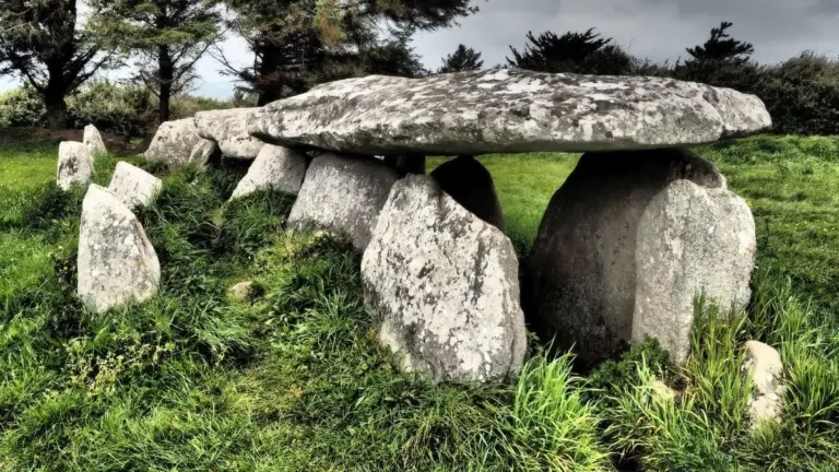 Záhada hrobky u Paříže: Proč před 5000 lety z Evropy náhle zmizely celé národy