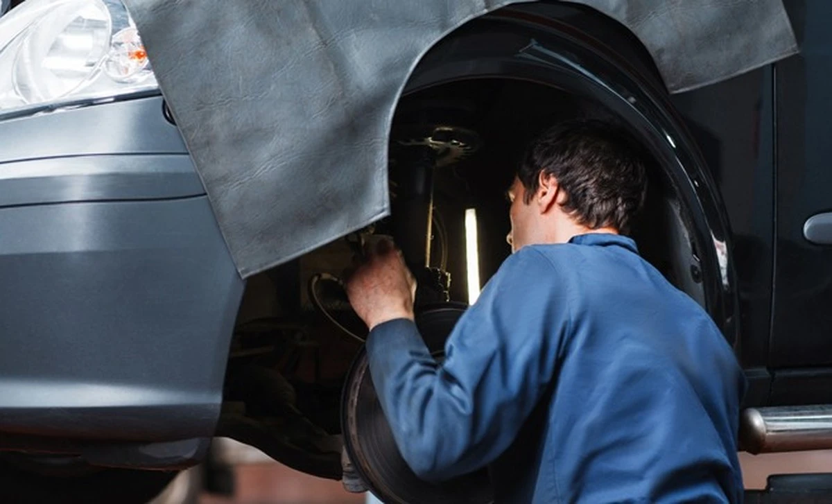 Proč čeští řidiči odkládají návštěvu servisu a jak na tom zbytečně prodělávají tisíce - image 1