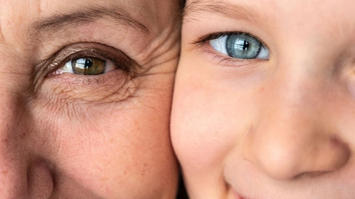 Proč lidé žijí tak dlouho: Vědci našli překvapivé spojení s délkou mateřské péče