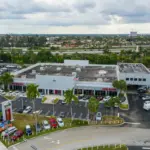 Proč největší britská automobilka běží jen na půl plynu a co to znamená pro nás