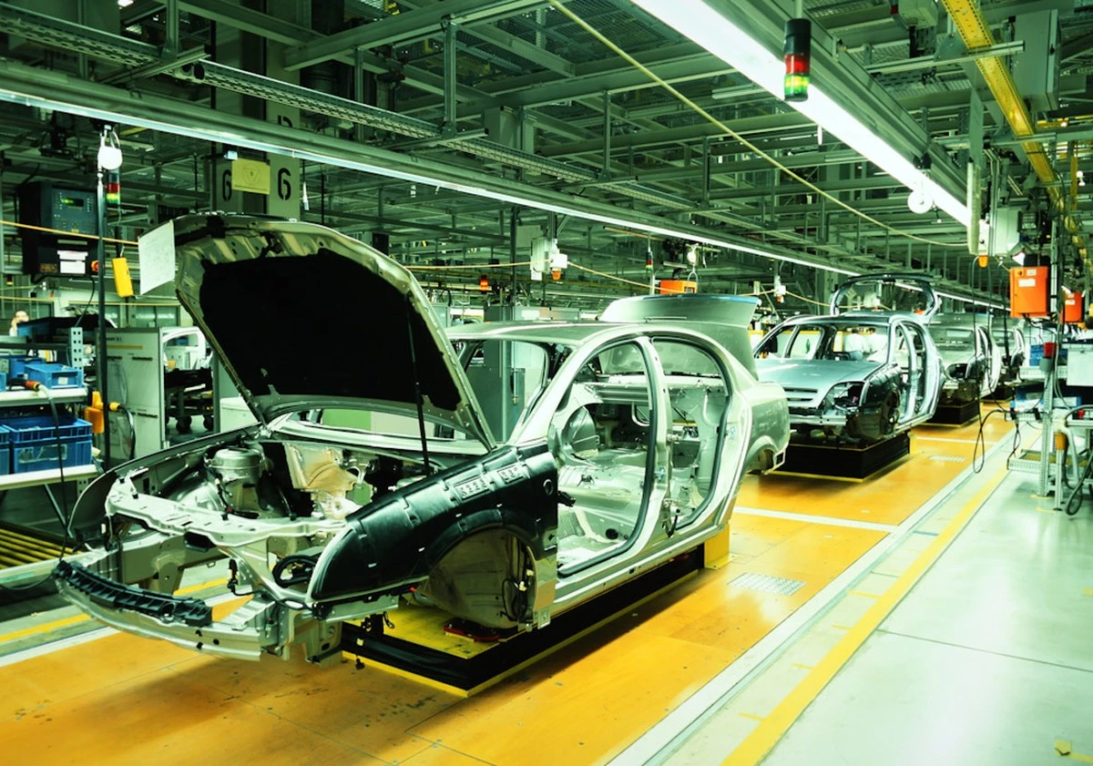 Proč největší britská automobilka běží jen na půl plynu a co to znamená pro nás - image 1