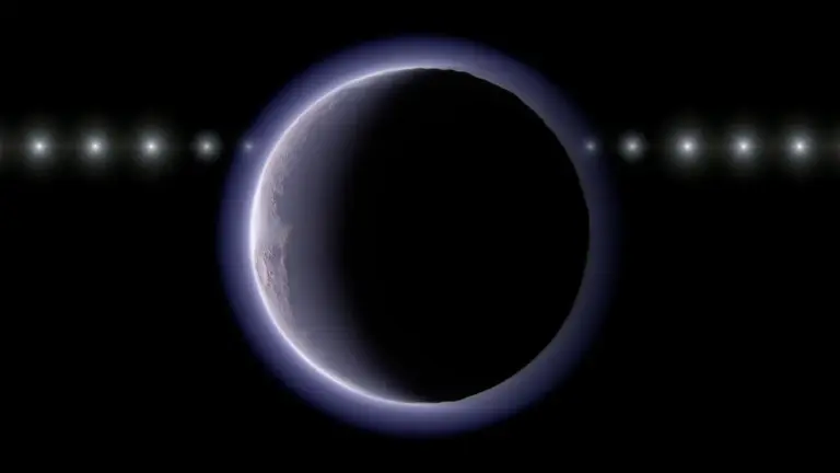 Proč se kolem malé ledové skály za Neptunem drží atmosféra, která tam nemá být