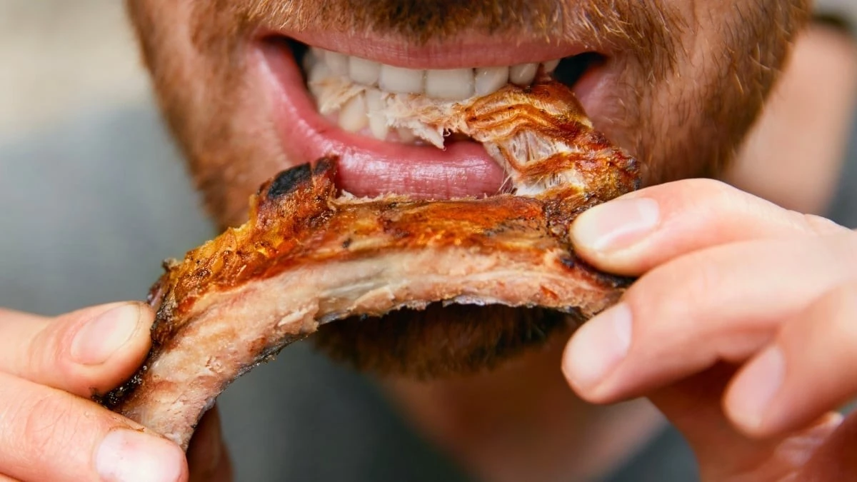 Proč se milovnice masa dožívají stovky častěji než vegetariánky