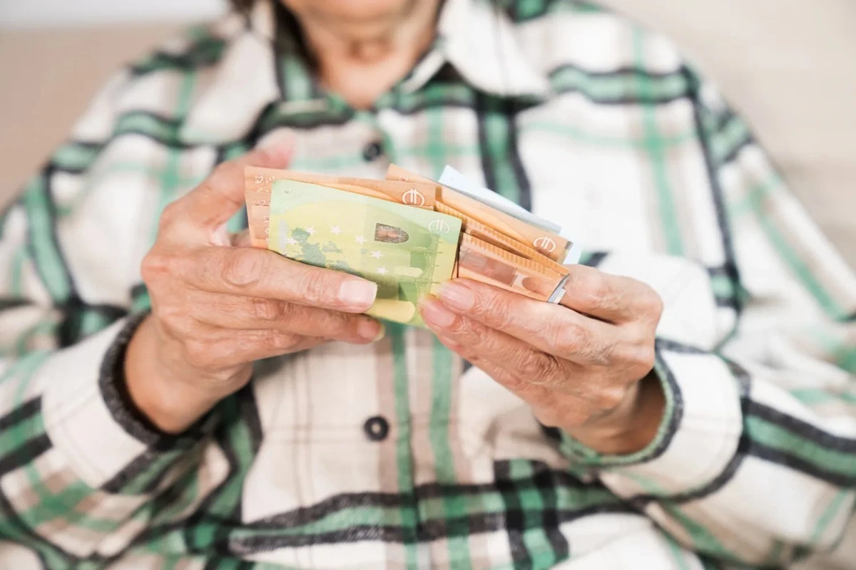 Proč tato žena odešla do důchodu až v 81 letech: Její měsíční penze bere dech