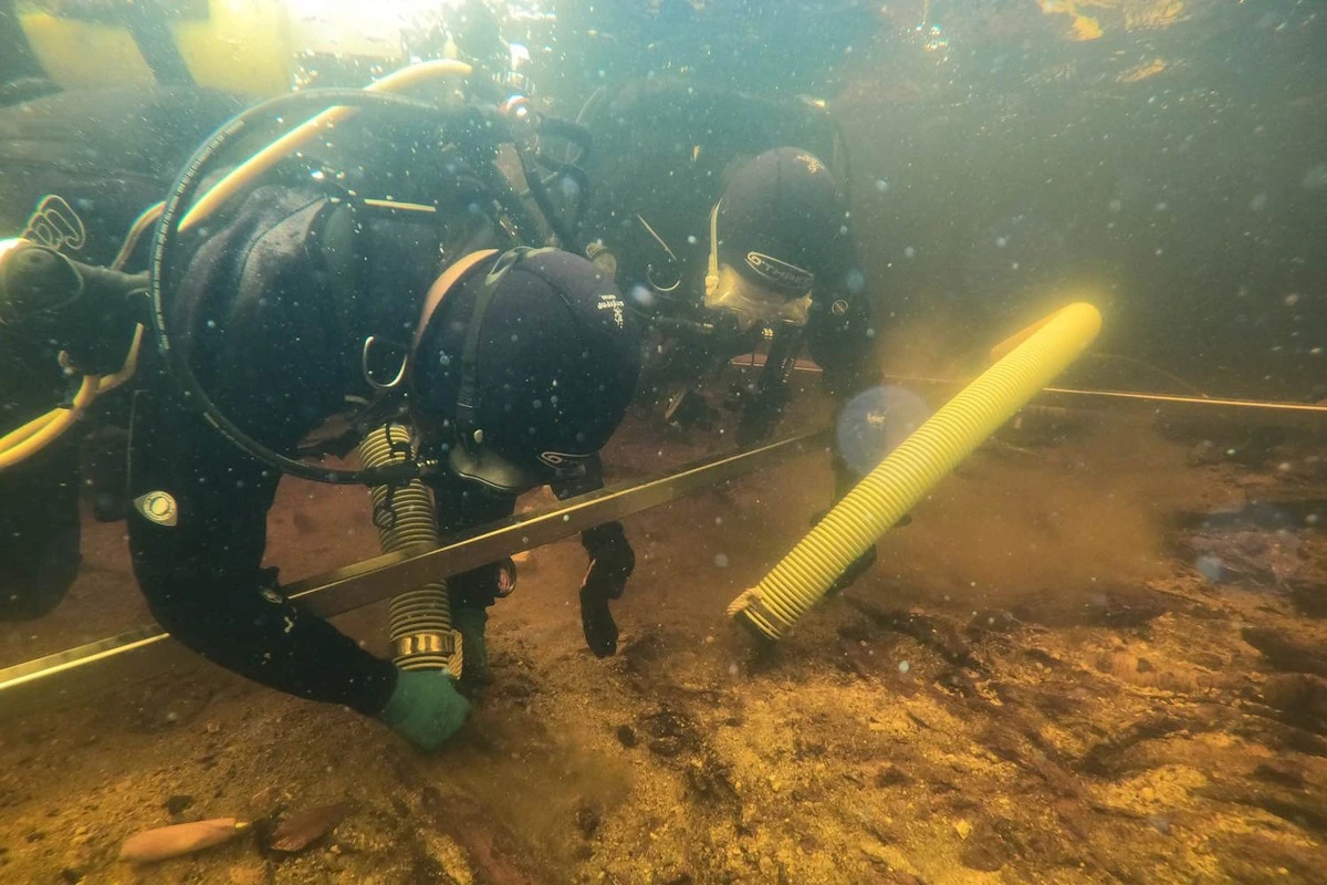 Proč zkušení archeologové zkoumají základy z proutí na dně skotských jezer - image 1