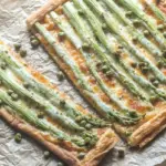 Proč zkušení kuchaři dávají na letní pizzu místo kečupu olivovou tapenádu