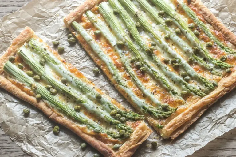 Proč zkušení kuchaři dávají na letní pizzu místo kečupu olivovou tapenádu