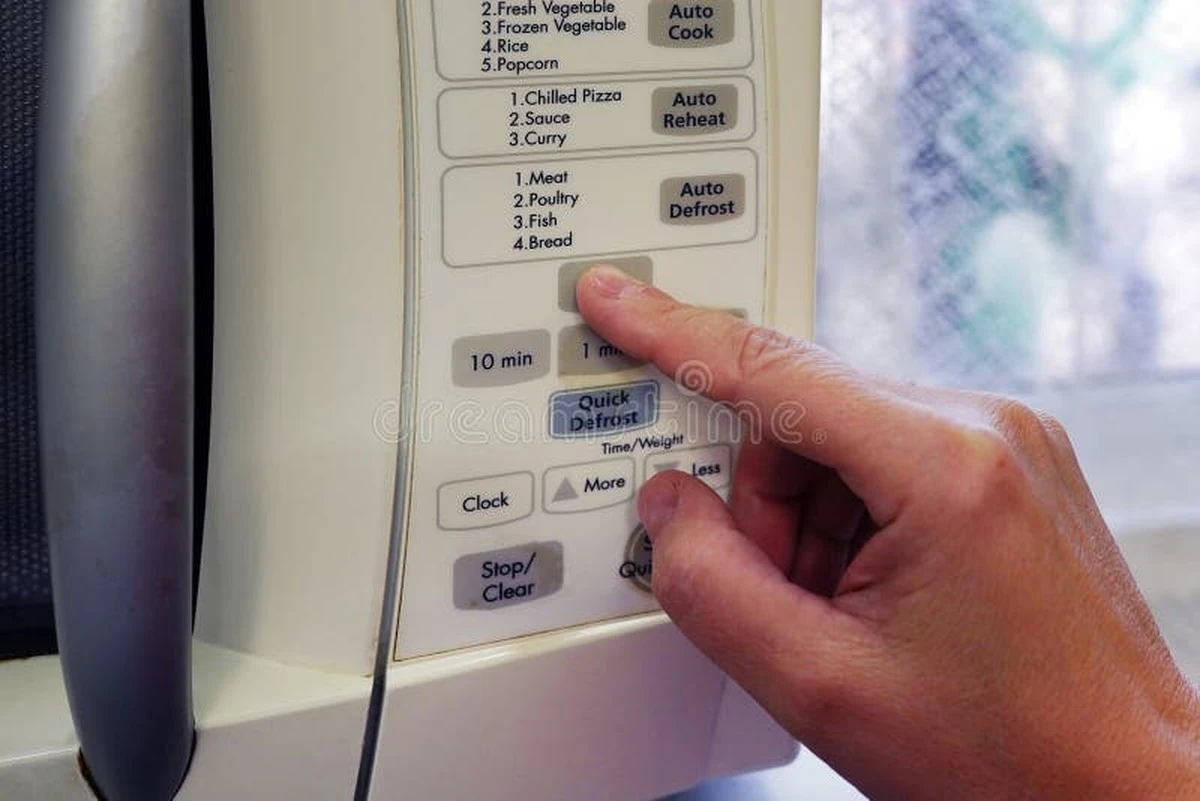 Proč zkušení lidé při úklidu používají kuchyňskou minutku a budík - image 1