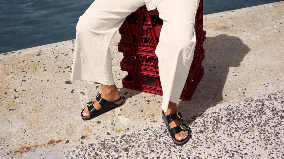 Proč zkušení majitelé sandálů Birkenstock používají k čištění lžičku jedlé sody