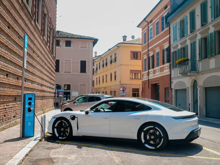 Proč zkušení řidiči začínají pochybovat o nákupu elektrických Porsche z druhé ruky