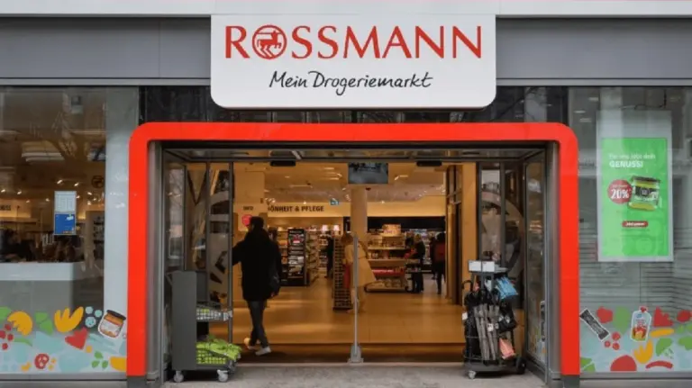 Proč zkušení uklízeči kupují tento levný čistič z Rossmannu za pár korun