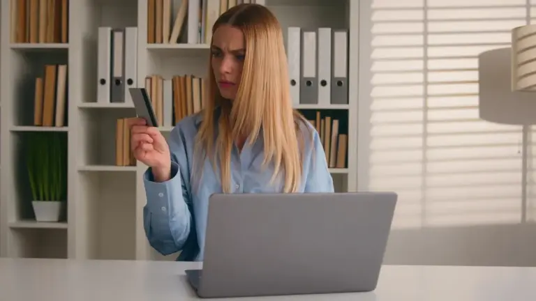 Proč zkušení uživatelé okamžitě položí telefon, když se ozve ticho