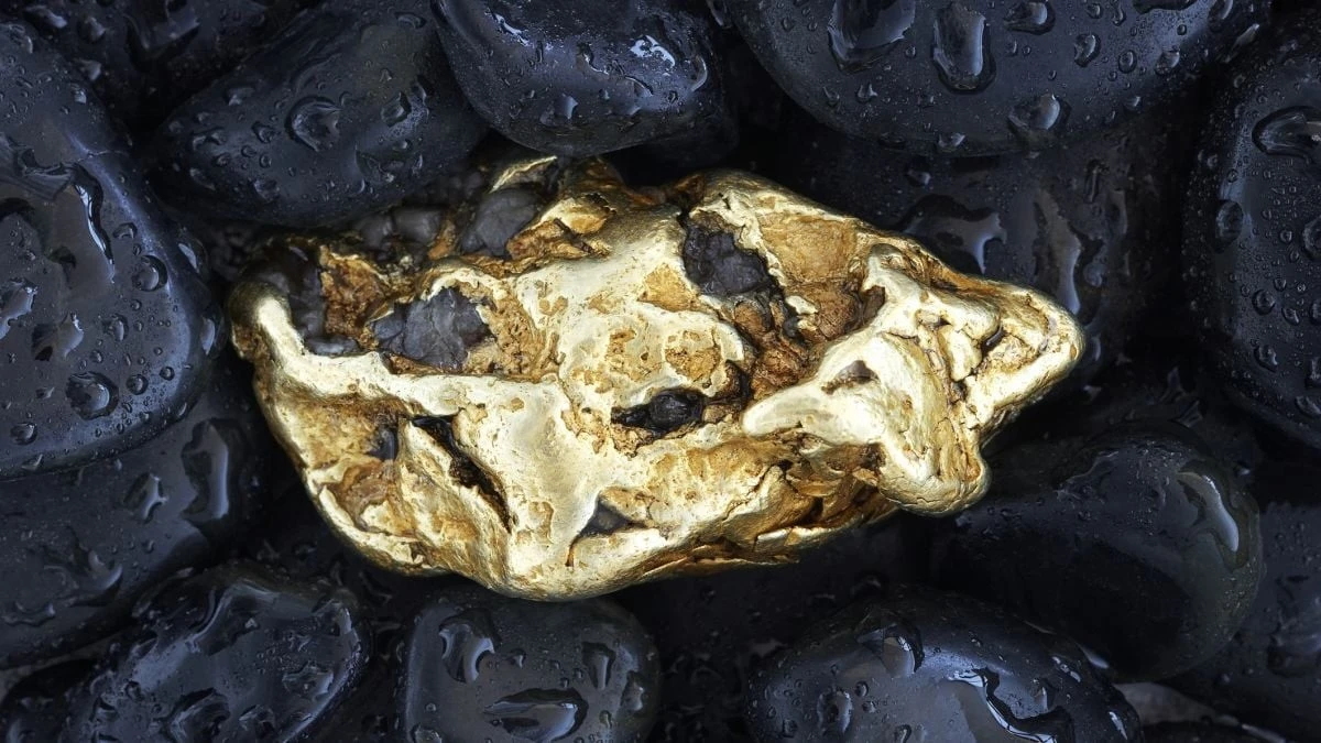 Proč zlato nikdy nerezne: Vědci odhalili přesné uspořádání atomů, které odráží kyslík