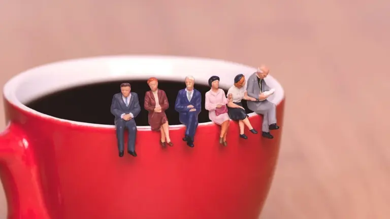 Proč houba přezdívaná jian shou qing způsobuje vize malých lidí