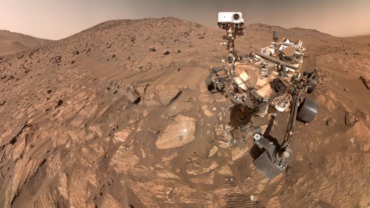 Proč NASA zkoumá podivné skvrny na marsovských kamenech