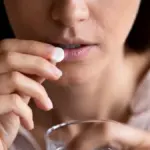 Proč paracetamol na menstruační křeče nezabírá tak dobře jako jiný běžný lék