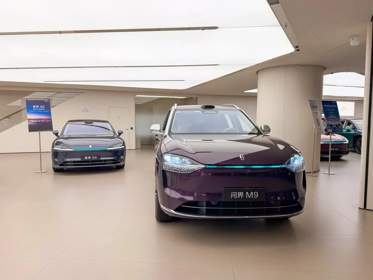 Proč se čínským hybridům v Evropě zavírají dveře: Skončí éra levných SUV z dovozu?
