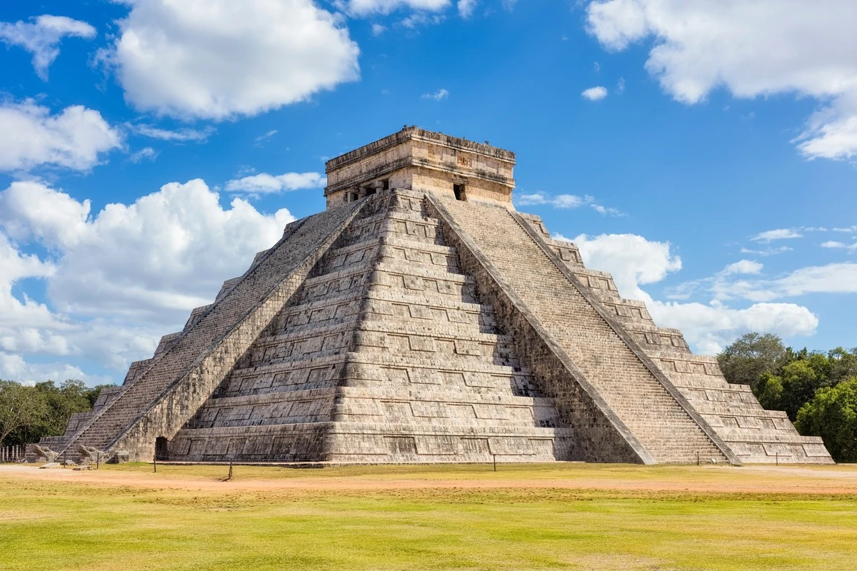 Proč se v Mexiku nečekaně zřítila starověká pyramida: Místní mluví o zlém znamení - image 1