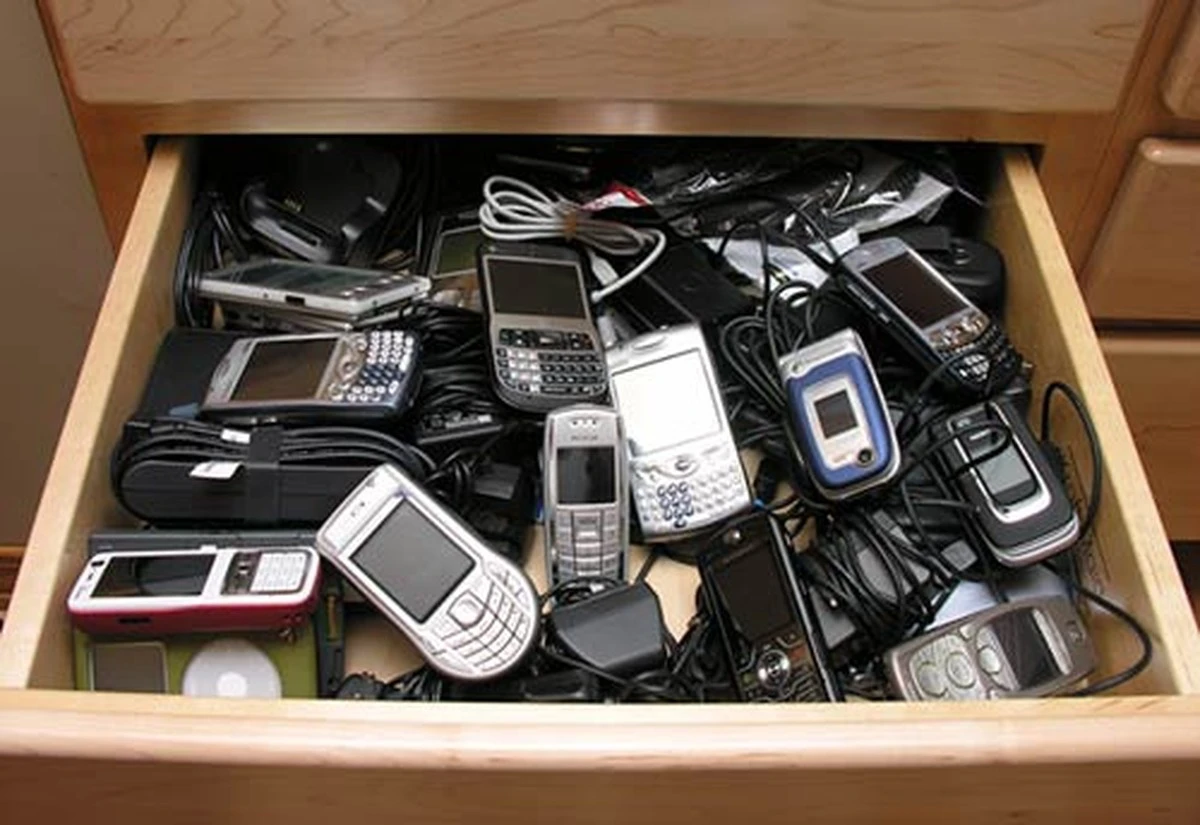 Proč většina lidí nechává starý telefon v šuplíku a proč je to chyba - image 1