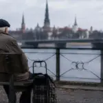 Proč vlastní byt v důchodu nestačí: Skutečný důvod, proč senioři v sousedství chudnou