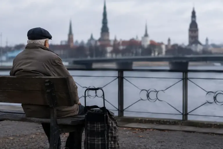 Proč vlastní byt v důchodu nestačí: Skutečný důvod, proč senioři v sousedství chudnou