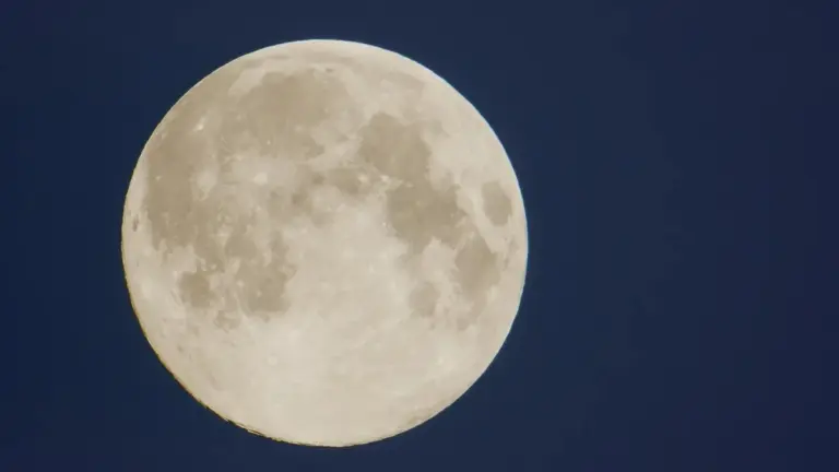 Proč zkušení astrologové varují před 30. červnem: Úplněk, který testuje hranice Kozorohů a Raků