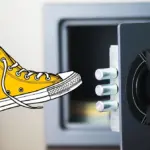 Proč zkušení cestovatelé dávají jednu botu do hotelového trezoru