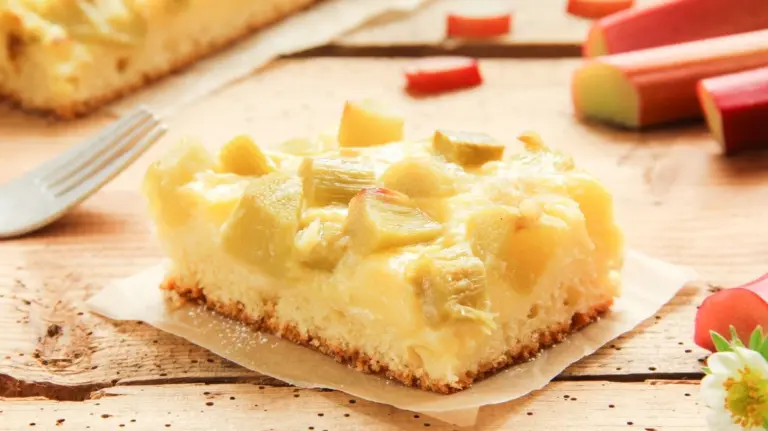 Proč zkušení cukráři dávají pod rebarboru vrstvu vanilkového pudinku