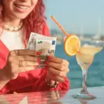 Proč zkušení hospodáři v červenci nečekají na výplatu, ale kontrolují bankovní aplikaci