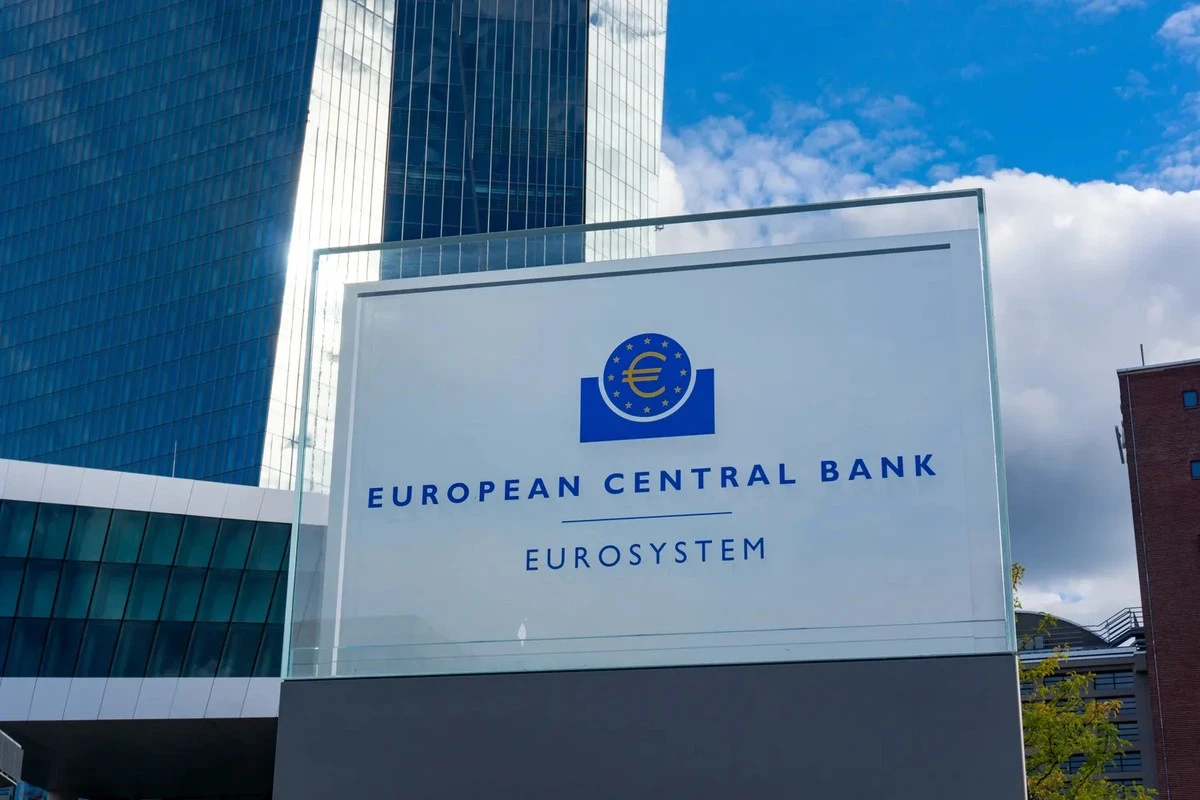 Proč zkušení investoři po rozhodnutí ECB bedlivě sledují kurz eura