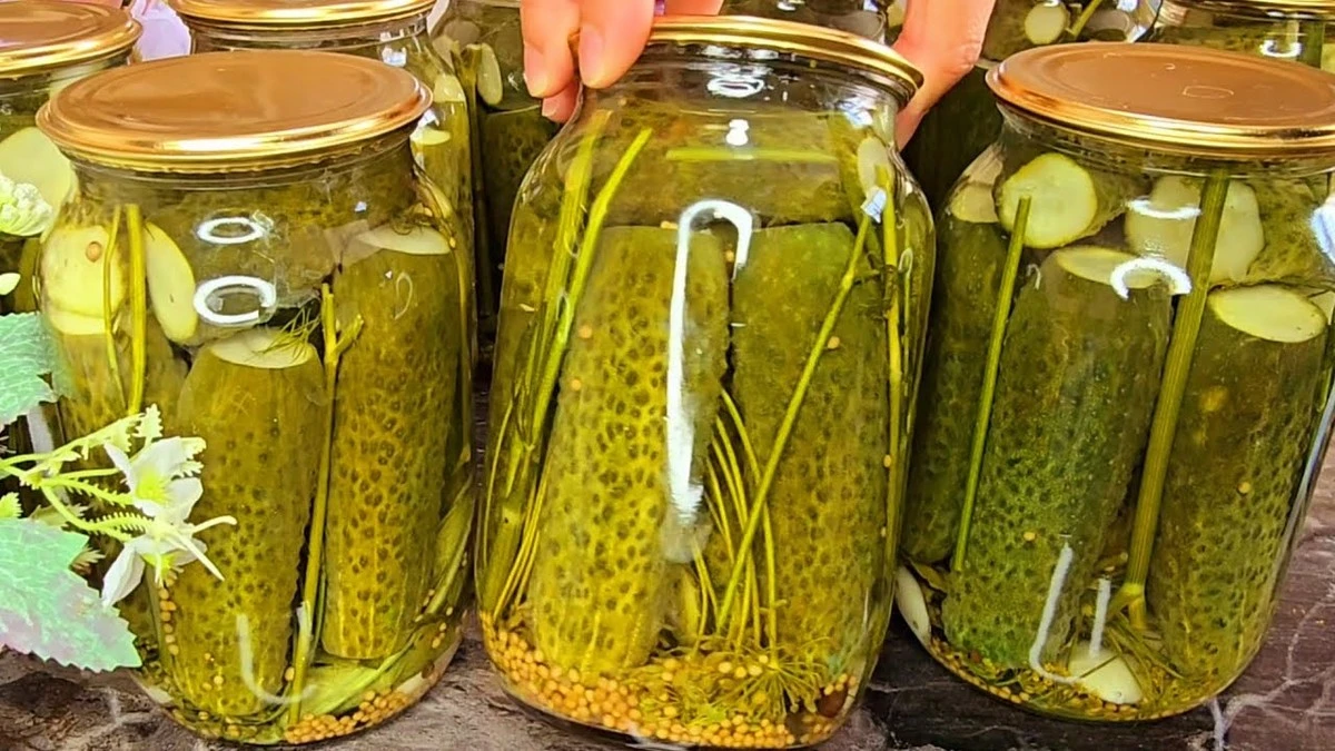 Proč zkušení kuchaři dávají okurky na 30 sekund do vroucí vody - image 1