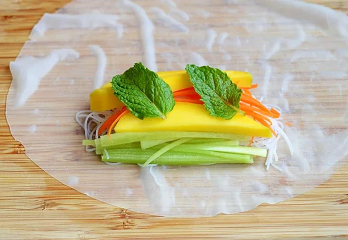 Proč zkušení kuchaři v horku přidávají mango do slaných závitků - image 1