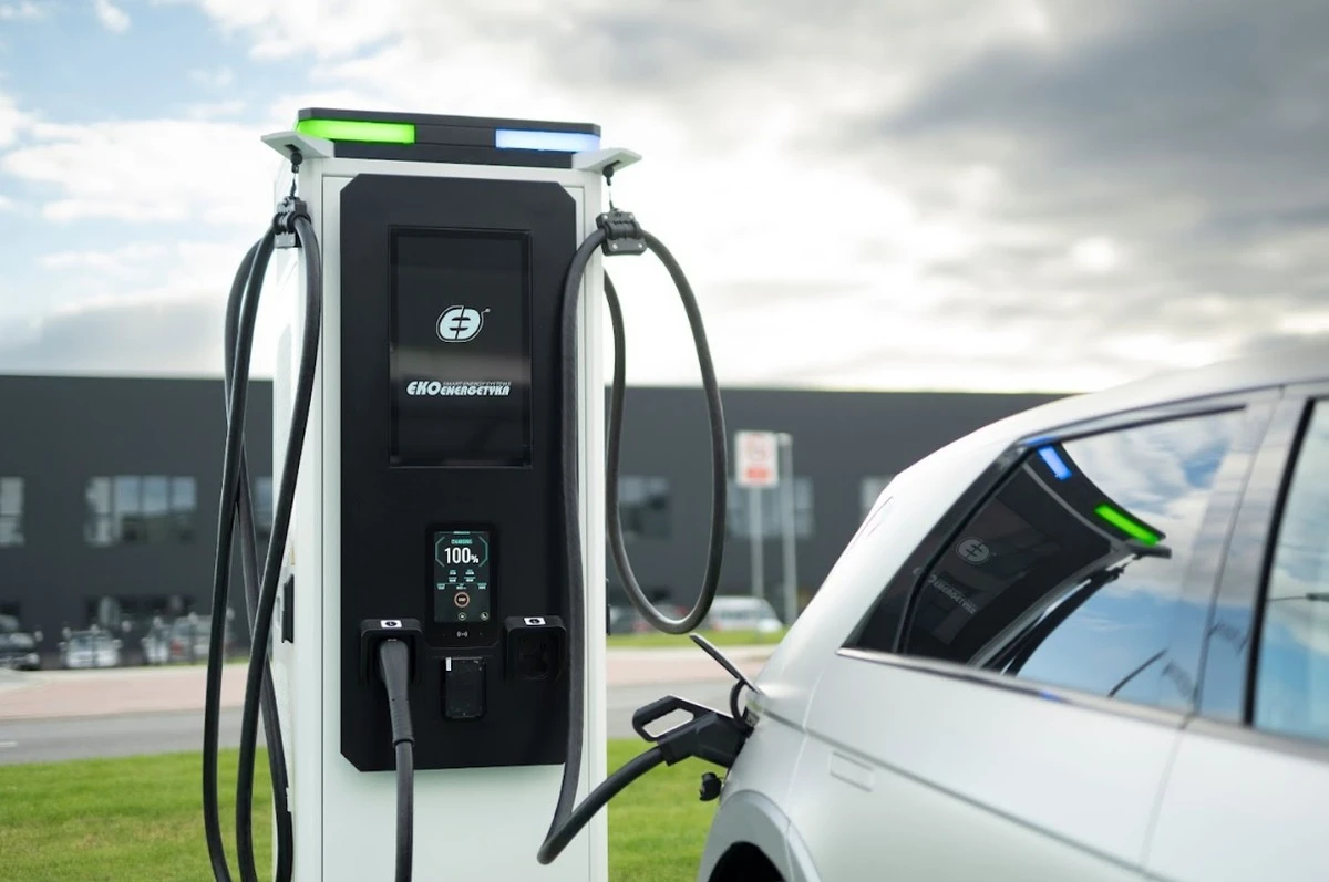 Proč zkušení řidiči elektromobilů Volvo přestávají u nabíječek vytahovat telefon - image 1