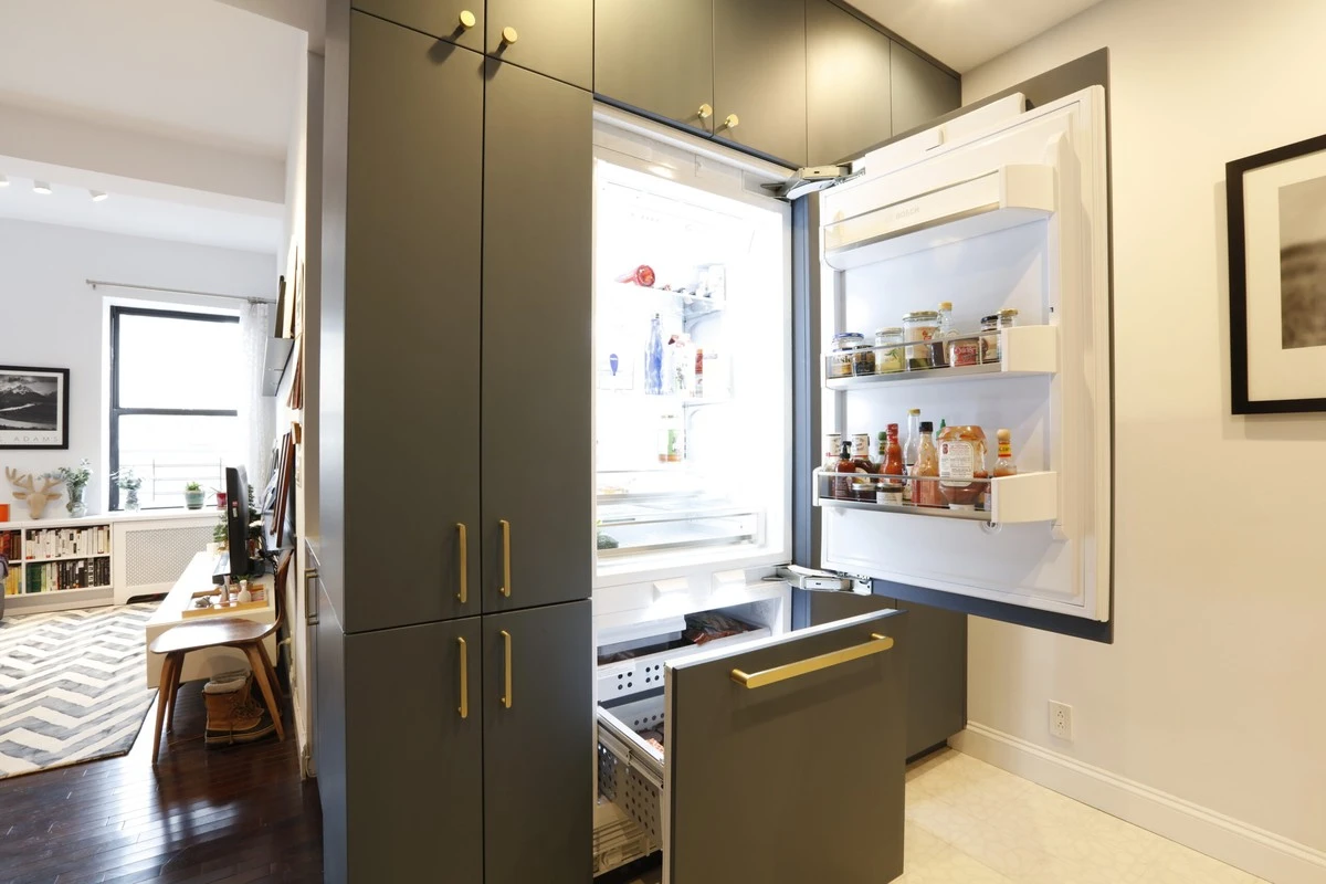 Proč z moderních kuchyní mizí klasické lednice: Trend „neviditelného“ designu - image 1