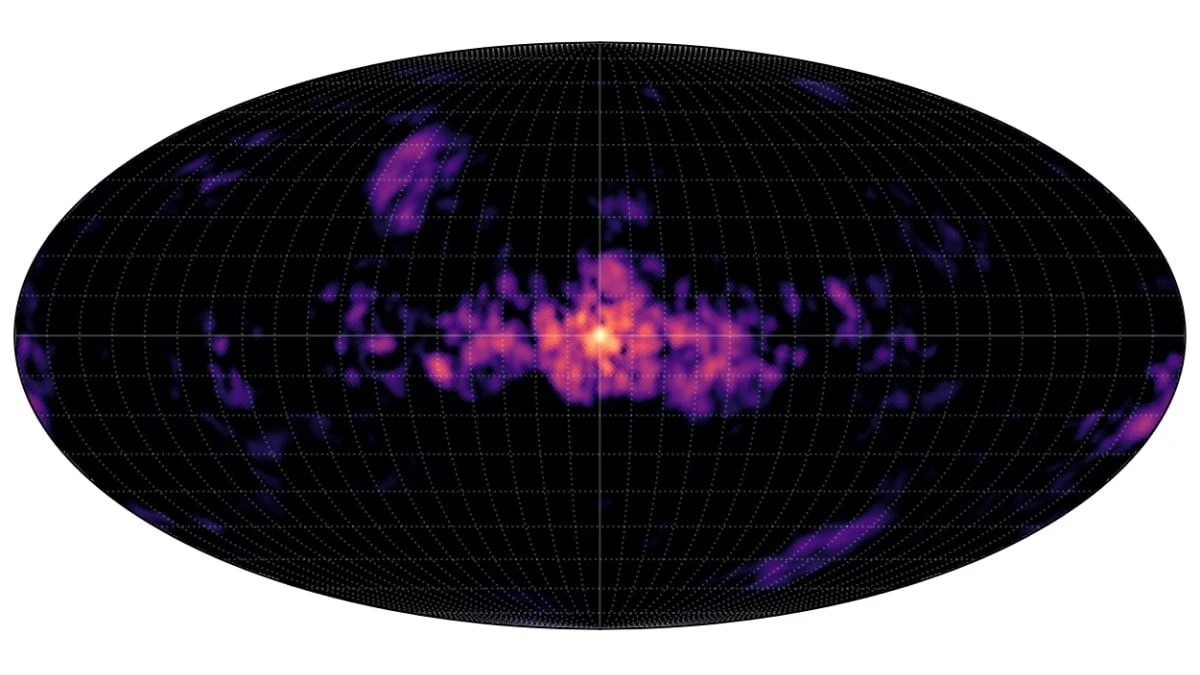 Proč astronomové našli v Mléčné dráze třikrát více antihmoty, než očekávali