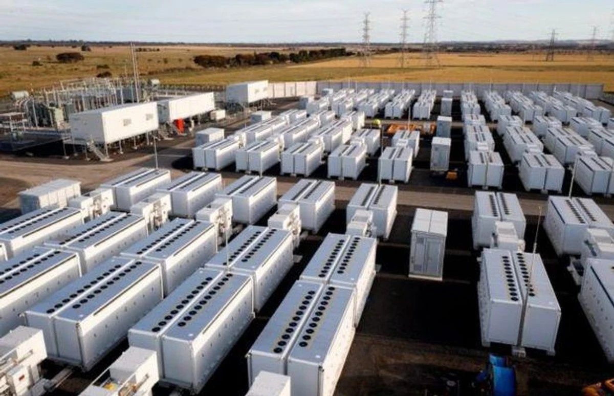 Proč Evropa v poledne pálí elektřinu zdarma a kam zmizí přebytečná energie - image 1