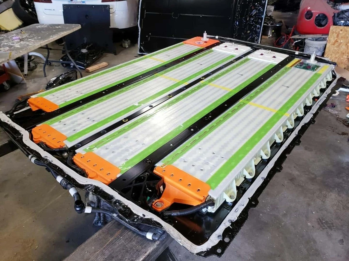 Proč ojetá Tesla se základní baterií ztrácí kapacitu pomaleji než dražší verze - image 1