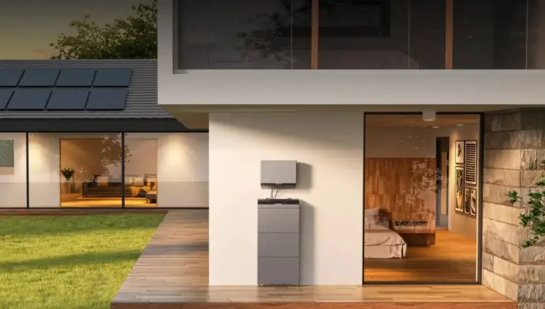 Proč se 15 kWh domácí baterie v zimě vybije rychleji, než čekáte