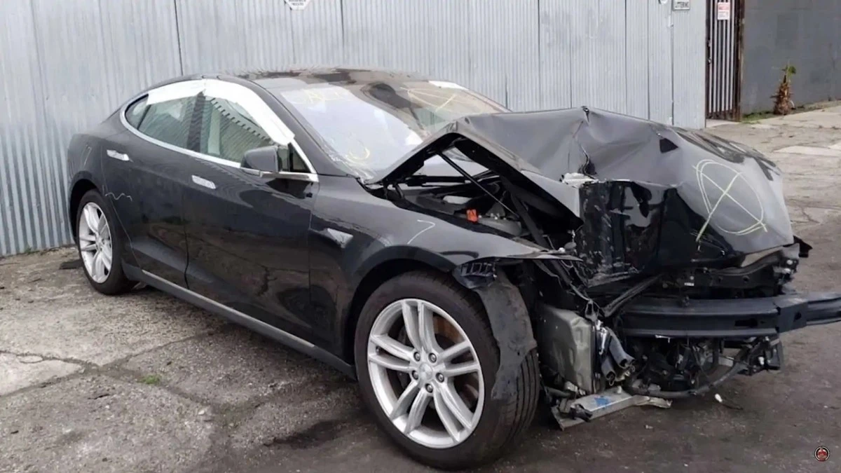 Proč se extrémně levná Tesla Model S může stát nejdražším omylem vašeho života - image 1