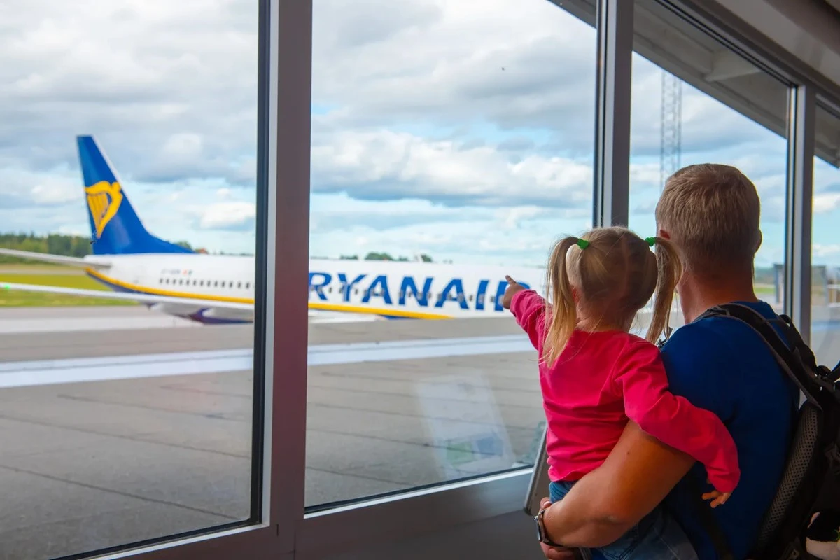 Proč se fronty na pasovou kontrolu staly pastí: Ryanair už na opozdilce nečeká