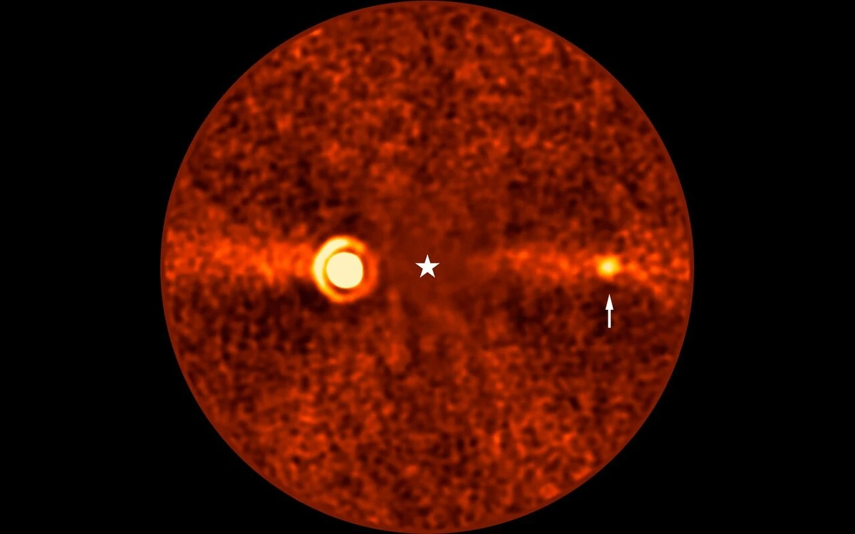 Proč zkušení astronomové deset let přehlíželi planetu schovanou u blízké hvězdy - image 1