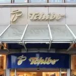 Proč zkušení hostitelé dávají do sklenic s džemem dlouhou silikonovou stěrku