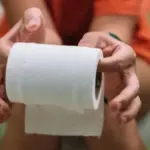 Proč zkušení lékaři při zácpě neřeší jen střeva, ale i váš druhý mozek