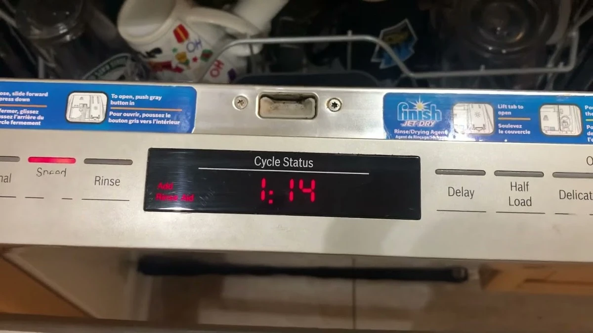 Proč zkušení pomocníci v domácnosti přidávají leštidlo do myčky i do kýble s vodou - image 1